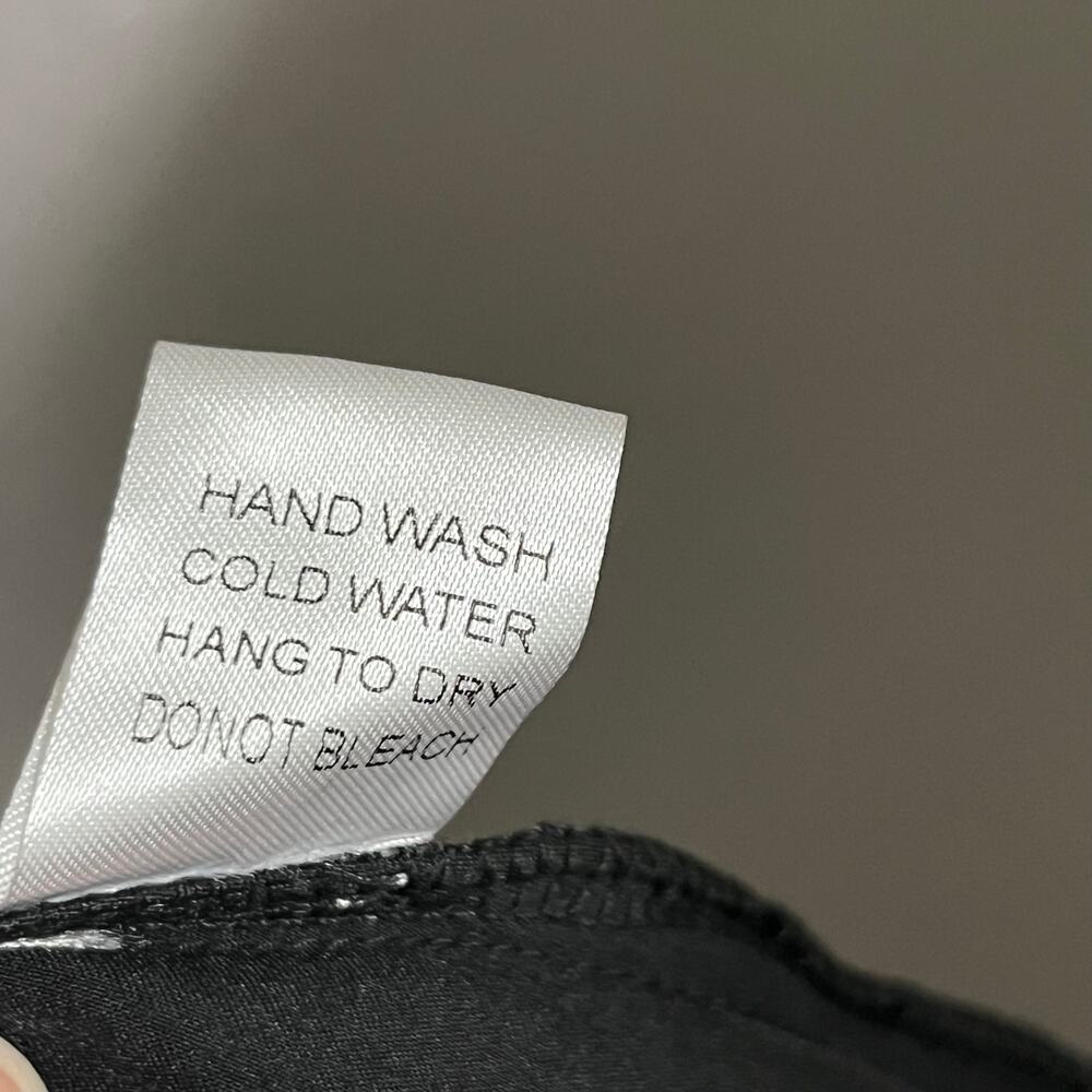 SOLD❌❌❌ Azalea Black White Colorblock Cutout Peplum Sleeveless Blouse Sz-Small - Picture 9 of 9